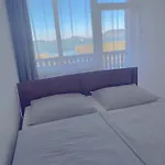 Balaton A Kertben - Balaton In The Garden - Beachfront With Beautiful View, Private Holiday home Balatonfenyves