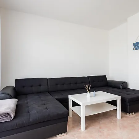 Balaton A Kertben - Balaton In The Garden - Beachfront With Beautiful View, Private Balatonfenyves