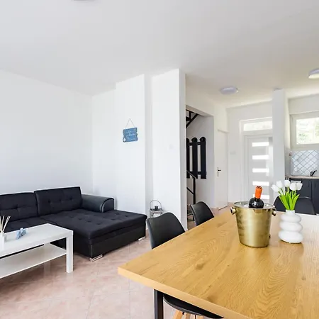Balaton A Kertben - Balaton In The Garden - Beachfront With Beautiful View, Private Ferienhaus