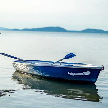 Balaton A Kertben - Balaton In The Garden - Beachfront With Beautiful View, Private Ferienhaus