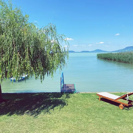 Balaton A Kertben - Balaton In The Garden - Beachfront With Beautiful View, Private Ferienhaus Balatonfenyves