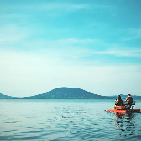 Balaton A Kertben - Balaton In The Garden - Beachfront With Beautiful View, Private Ferienhaus Balatonfenyves