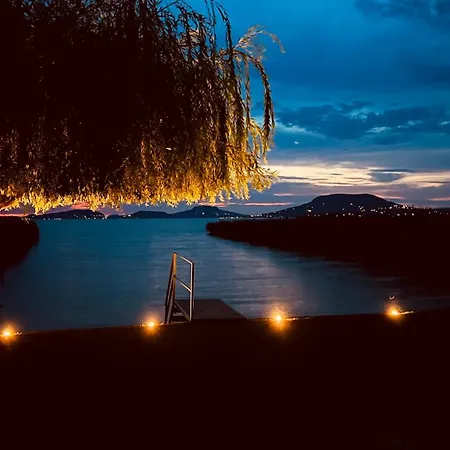 Balaton A Kertben - Balaton In The Garden - Beachfront With Beautiful View, Private Balatonfenyves