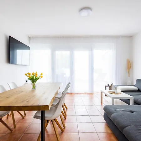 Balaton A Kertben - Balaton In The Garden - Beachfront With Beautiful View, Private Ferienhaus *