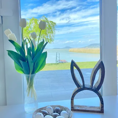 Balaton A Kertben - Balaton In The Garden - Beachfront With Beautiful View, Private * Balatonfenyves