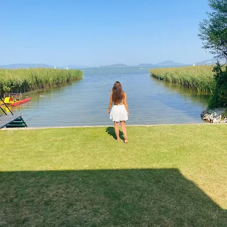 Balaton A Kertben - Balaton In The Garden - Beachfront With Beautiful View, Private *