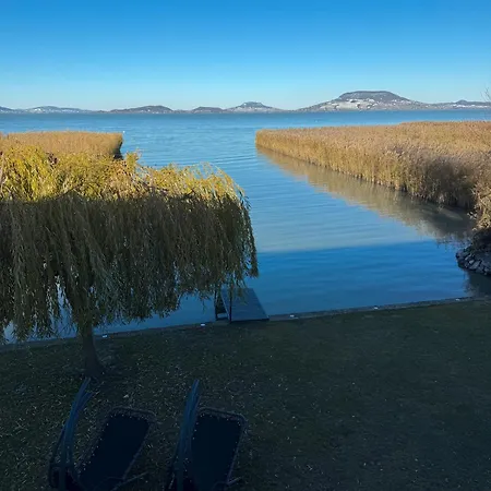Balaton A Kertben - Balaton In The Garden - Beachfront With Beautiful View, Private *
