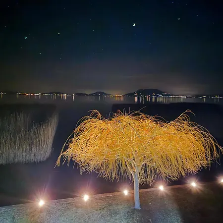 Balaton A Kertben - Balaton In The Garden - Beachfront With Beautiful View, Private Ferienhaus Balatonfenyves