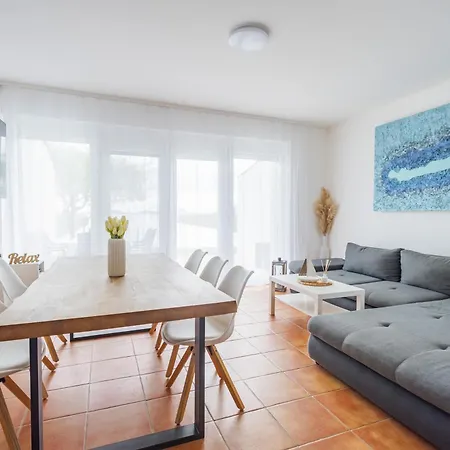 Balaton A Kertben - Balaton In The Garden - Beachfront With Beautiful View, Private Tatil Evi