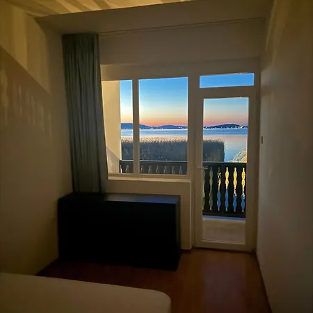 Tatil Evi Balaton A Kertben - Balaton In The Garden - Beachfront With Beautiful View, Private