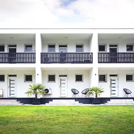 Balaton A Kertben - Balaton In The Garden - Beachfront With Beautiful View, Private