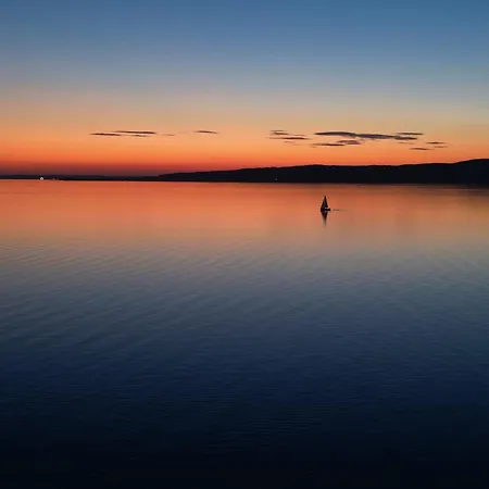 펜션 Balaton A Kertben - Balaton In The Garden - Beachfront With Beautiful View, Private 발라톤페니베스