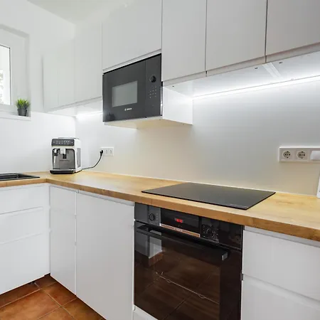 Balaton A Kertben - Balaton In The Garden - Beachfront With Beautiful View, Private * Балатонфеньвеш