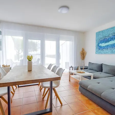 Balaton A Kertben - Balaton In The Garden - Beachfront With Beautiful View, Private Casa de Férias *