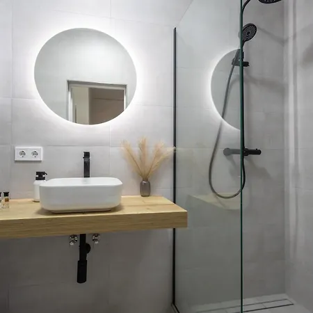 Balaton A Kertben - Balaton In The Garden - Beachfront With Beautiful View, Private *