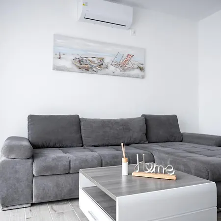 Balaton A Kertben - Balaton In The Garden - Beachfront With Beautiful View, Private Casa de Férias Balatonfenyves