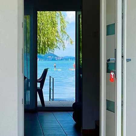Balaton A Kertben - Balaton In The Garden - Beachfront With Beautiful View, Private Holiday home *