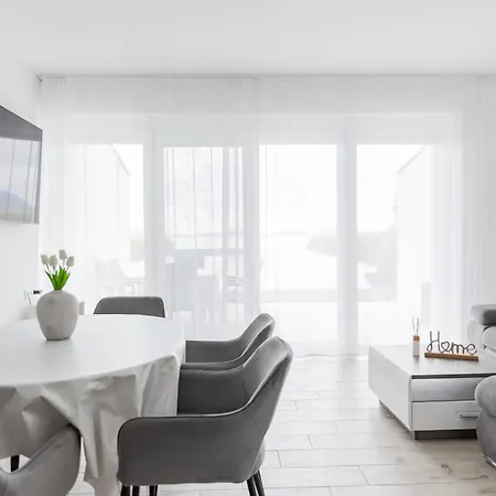 Holiday home Balaton A Kertben - Balaton In The Garden - Beachfront With Beautiful View, Private Balatonfenyves