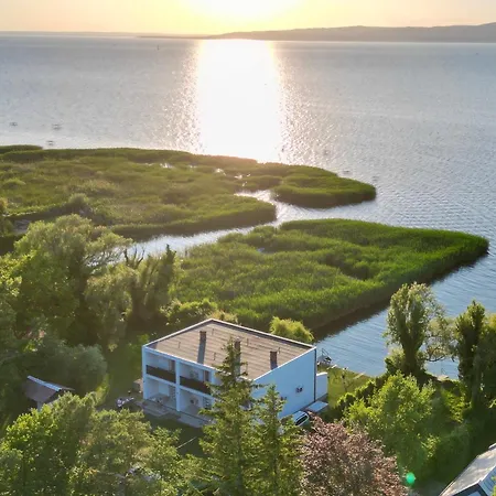 Balaton A Kertben - Balaton In The Garden - Beachfront With Beautiful View, Private 펜션 *