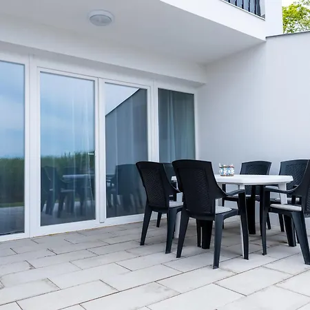 Balaton A Kertben - Balaton In The Garden - Beachfront With Beautiful View, Private Holiday home