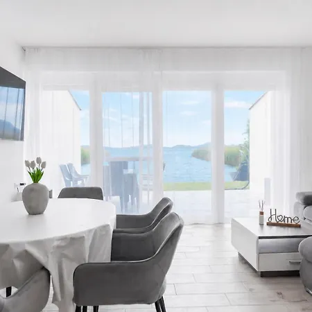Balaton A Kertben - Balaton In The Garden - Beachfront With Beautiful View, Private *