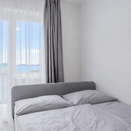 Balaton A Kertben - Balaton In The Garden - Beachfront With Beautiful View, Private
