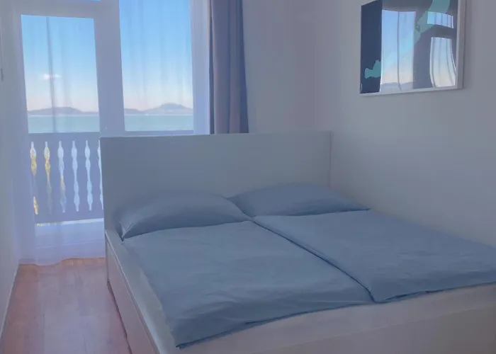 Hébergement de vacances Balaton A Kertben - Balaton In The Garden - Beachfront With Beautiful View, Private *