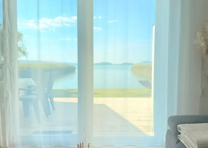 Hébergement de vacances Balaton A Kertben - Balaton In The Garden - Beachfront With Beautiful View, Private *
