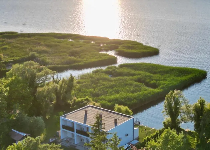 Balaton A Kertben - Balaton In The Garden - Beachfront With Beautiful View, Private Feriehus *